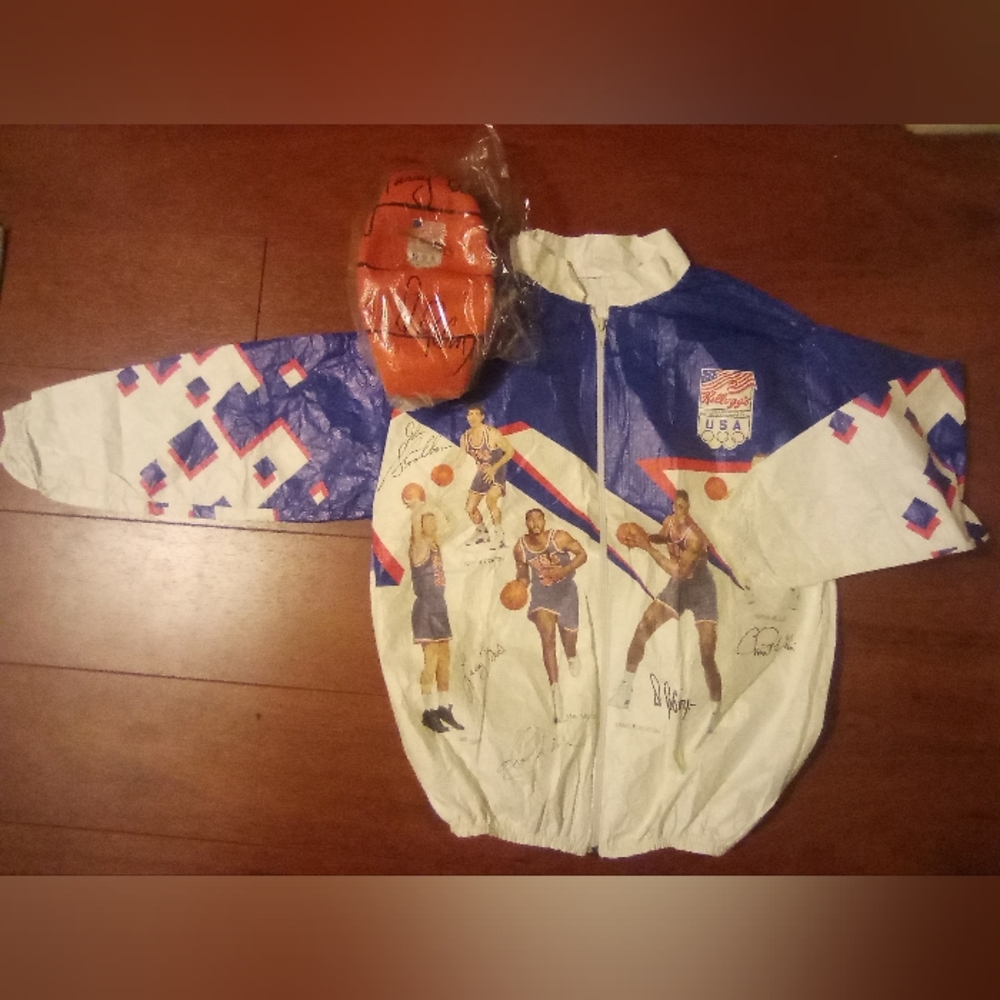 Vintage Collectors 1992 USA Olympic Basketball team jacket and basketball 🏀